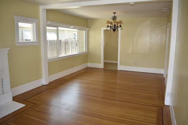 Building Photo - 1083 Santa Ynez Way