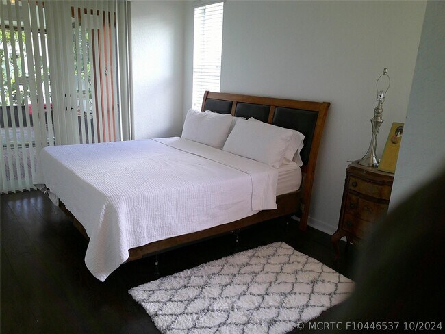 Foto del edificio - 13157 SW 21st St