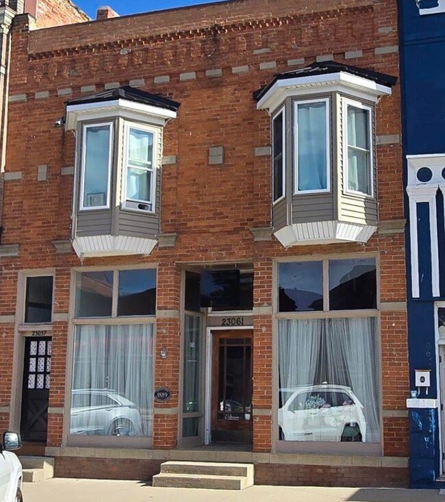 Foto del edificio - 23057 E Main St