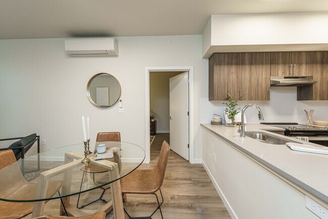 Interior Photo - The Woods on Marquam Hill