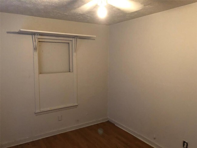 Foto del edificio - 2227 Hutton St