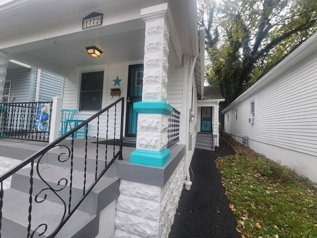 Photo - Beautiful 2 bedroom 1 bath renovated home ...