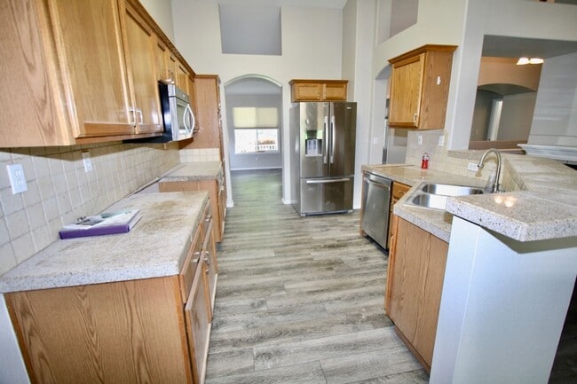 Foto del edificio - Beautiful 4 Bedroom Ranch Style Home Avail...