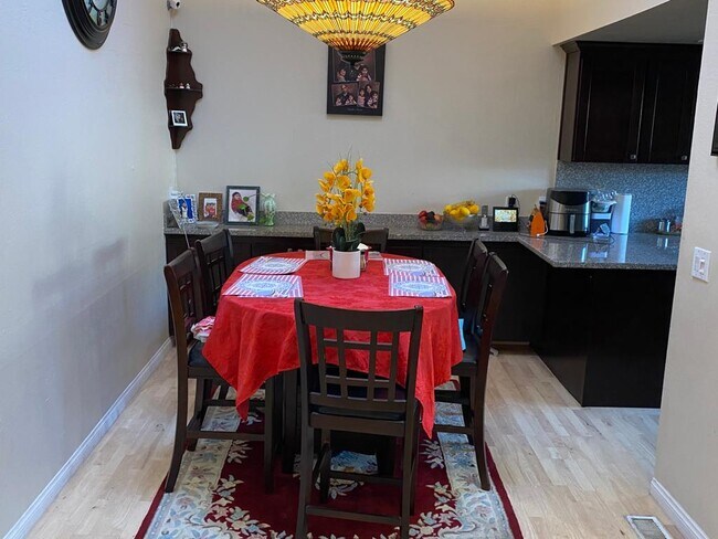 Foto del edificio - 1344 Merrivale West Sq