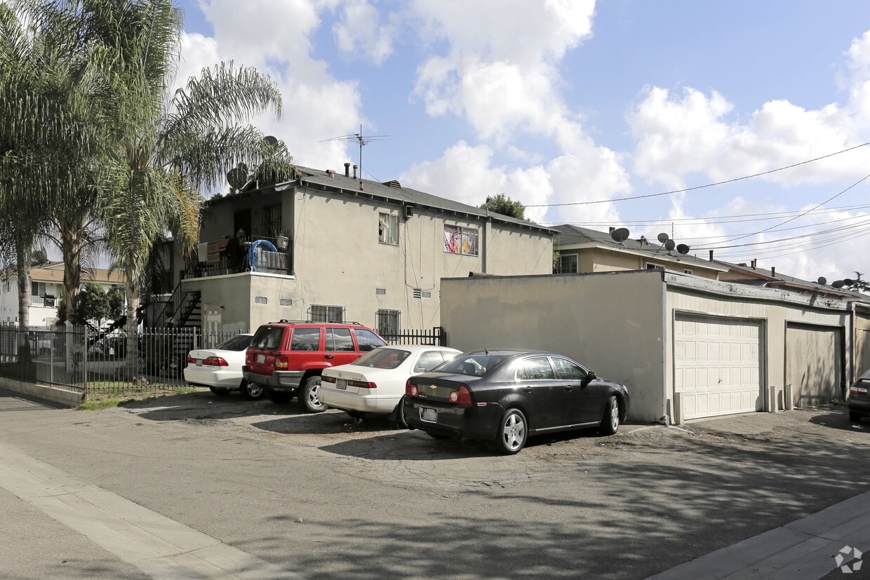 Building Photo - 2303 Angela St