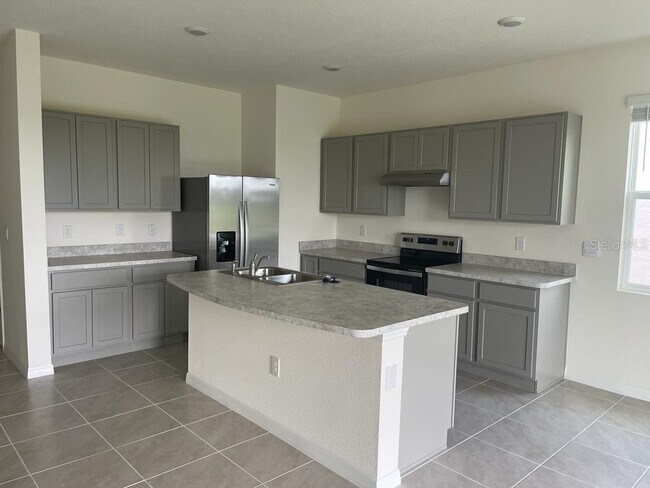 Building Photo - 2288 Tay Wes Dr