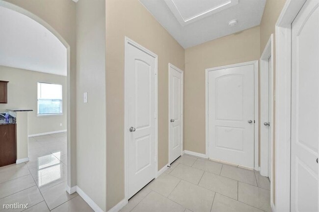 Building Photo - 3 br, 2 bath House - 2722 Tracy Lane