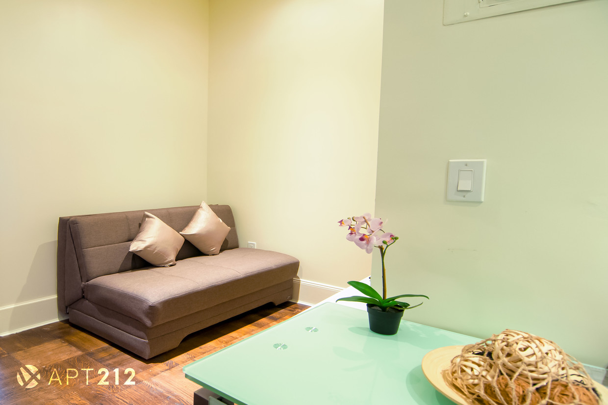 Foto principal - 138 E 37th St