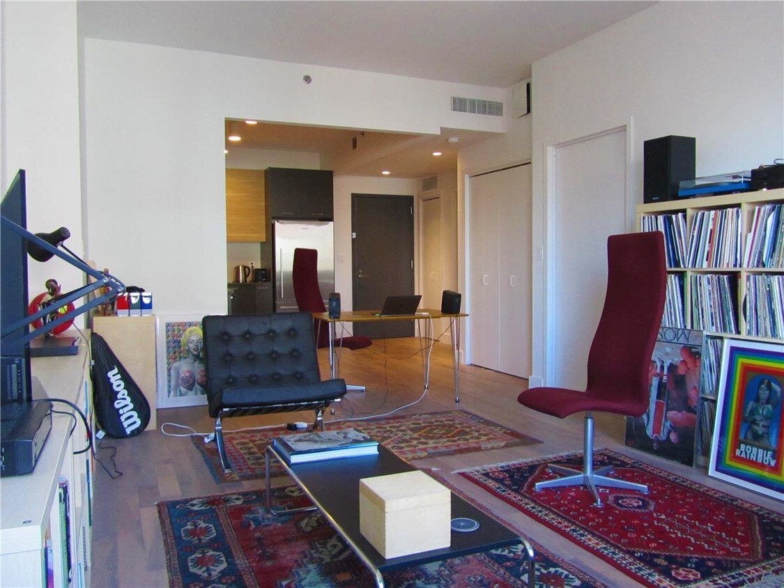 Foto principal - 223 N 8th St