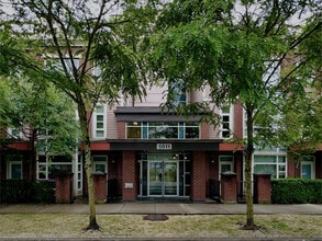 Building Photo - 6611 Eckersley Rd