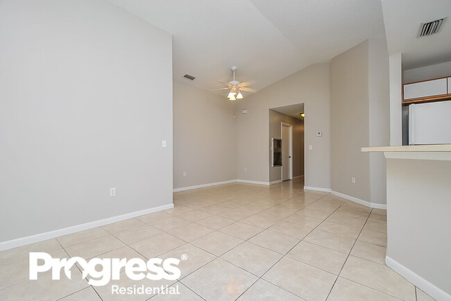 Building Photo - 2423 Camden Oaks Pl