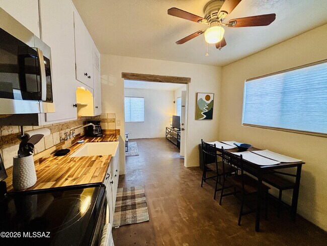 Foto del edificio - 4135 E Bellevue St