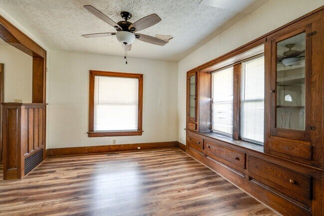 Foto del edificio - 309 Power St