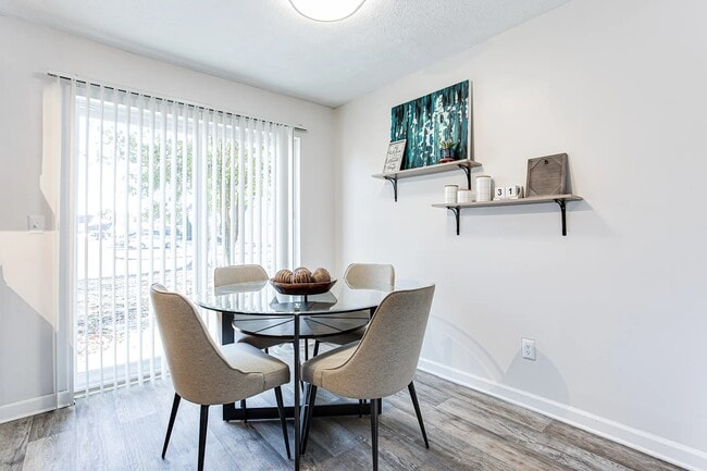 Building Photo - Brookfield Park Townhomes & Apartments