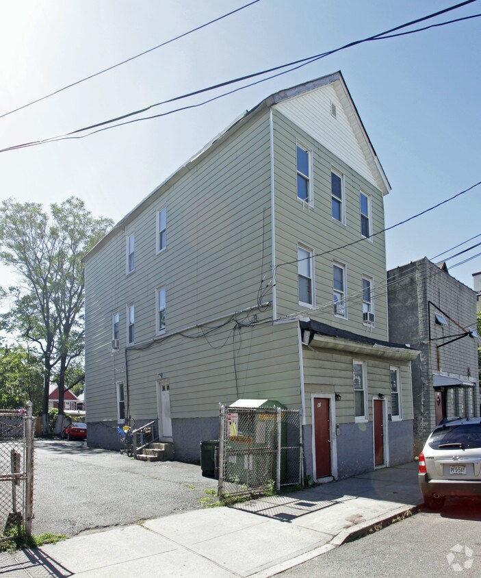 Building Photo - 90 20th St