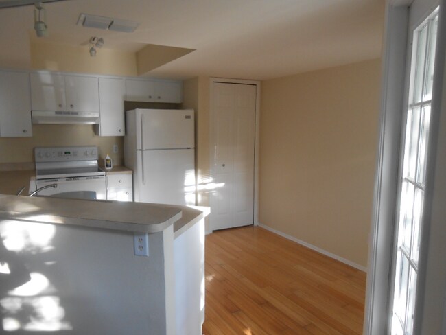 Building Photo - 812 E Gulf Blvd