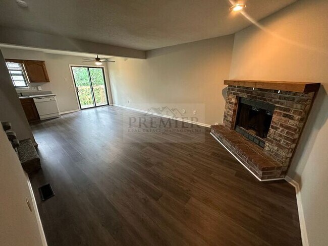 Building Photo - 3568 NE Independence Ave