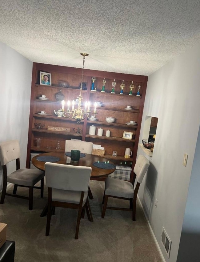 Foto del edificio - 80 Sage Ct