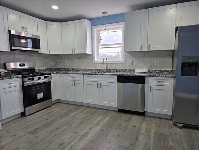 Building Photo - 17 Bergen St