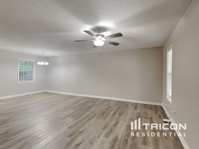 Foto del edificio - 238 Brookside Dr