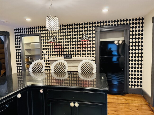 Building Photo - 125 Essex St