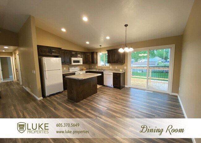 Foto del edificio - Newly constructed 4 bedroom single family ...