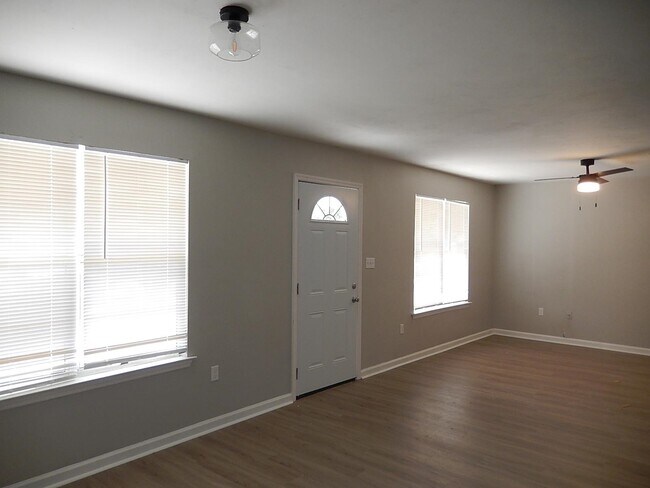 Foto del edificio - 860 Delaware St