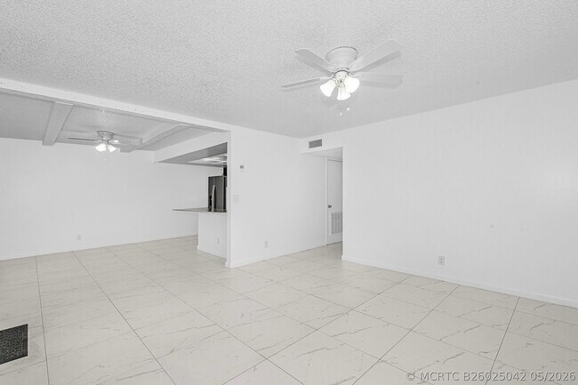 Foto del edificio - 8706 W Sample Rd
