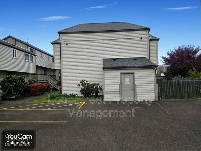 Foto del edificio - 2145 NW Highland Dr