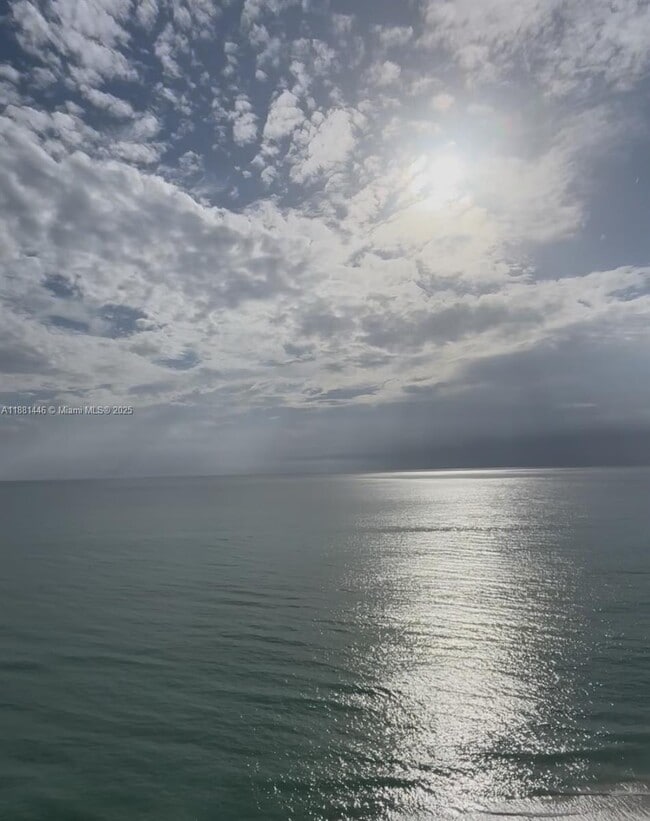Foto del edificio - 9900 S Ocean Dr