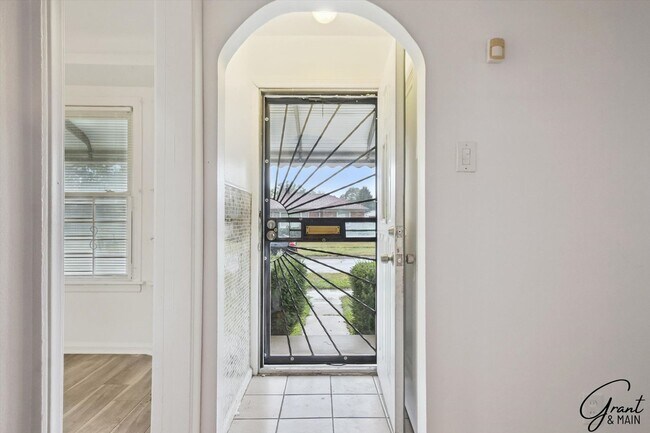 Foto del edificio - 3 bedroom $1150