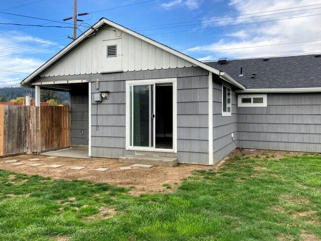 Building Photo - 2 br, 2 bath House - 446 E Central Ave