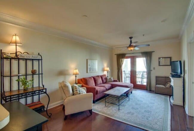 Building Photo - Luxury  1Br 1Ba Condo in Arboretum
