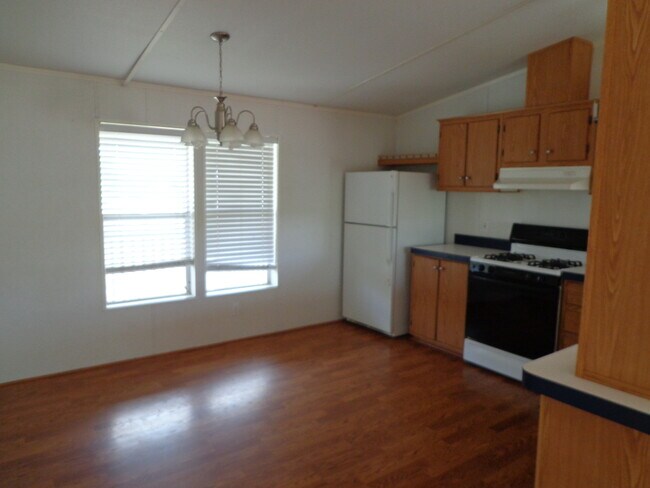 Foto del edificio - 3 Bedroom 2 Bath On Large Corner Lot *Cordes Lakes*