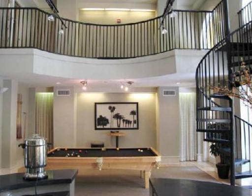 Building Photo - Great Downtown 1/1 condo unit with a balcony!