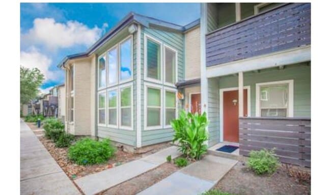 Building Photo - 2751 Wallingford Dr