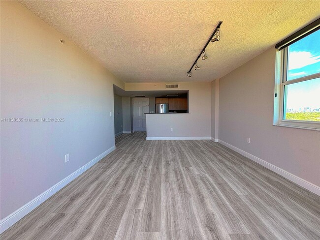 Foto del edificio - 3000 Coral Wy