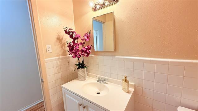 Building Photo - 1560 Danube Dr