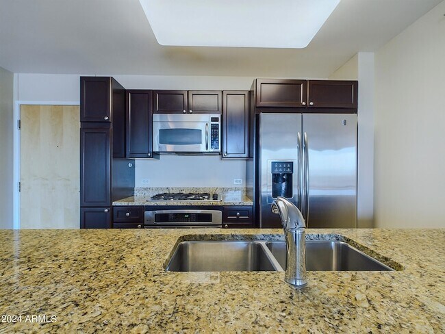 Foto del edificio - 4808 N 24th St