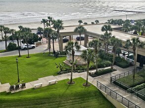 Building Photo - 5220 Seawall Blvd