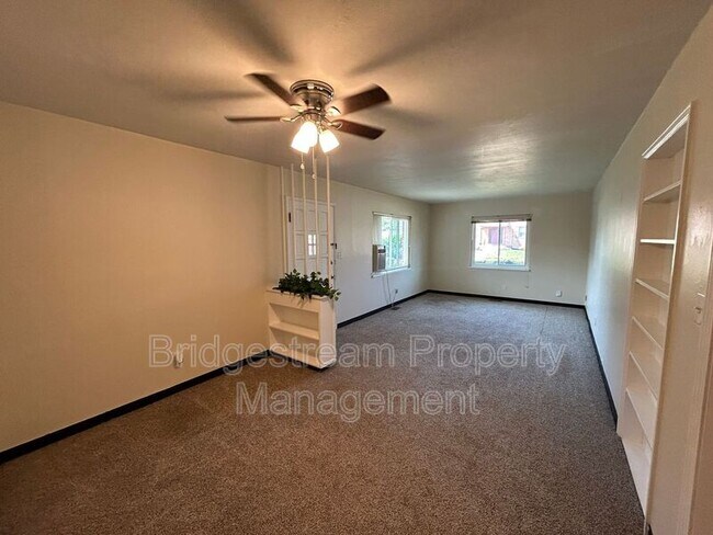 Foto del edificio - 530 Mossoak Dr