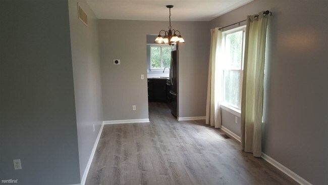 Building Photo - 4 br, 2.5 bath House - 3477 Ashburnam Rd