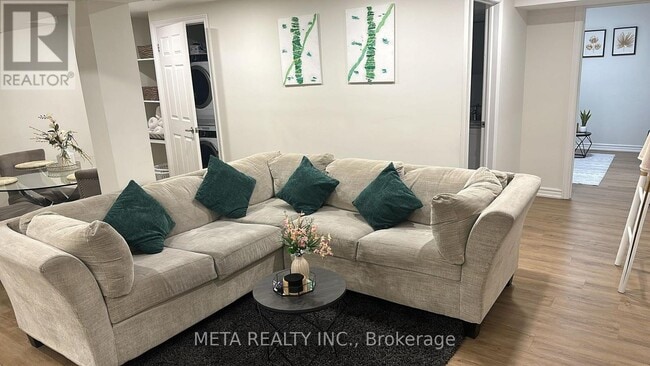 Photo du bâtiment - 252 Howell Crescent