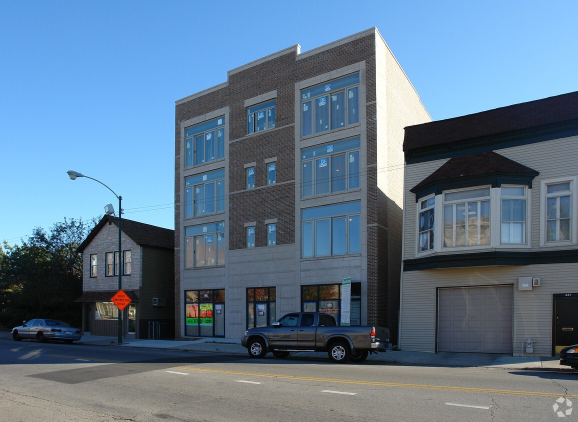 Building Photo - 647-649 W 43rd St