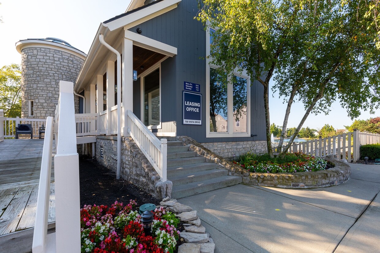 Clubhouse Exterior - The Vista at Rocky Fork