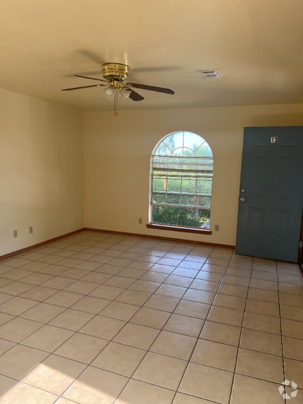 Building Photo - 1000 Wild Rose Ln