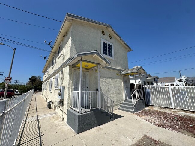 Foto del edificio - 10929 Compton Ave