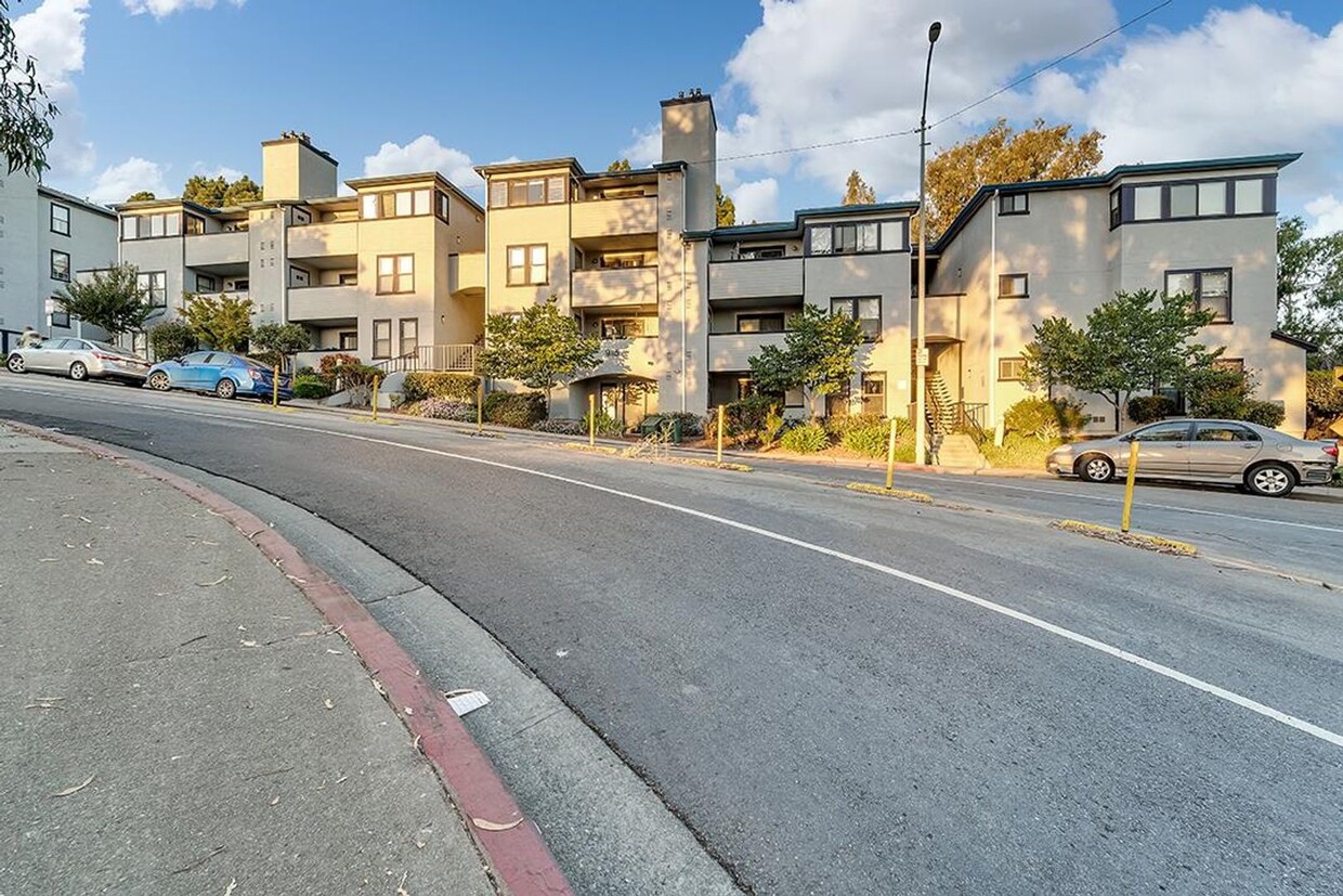 Foto principal - Nor Cal Realty Inc, 2 Bedroom 2 bath Condo