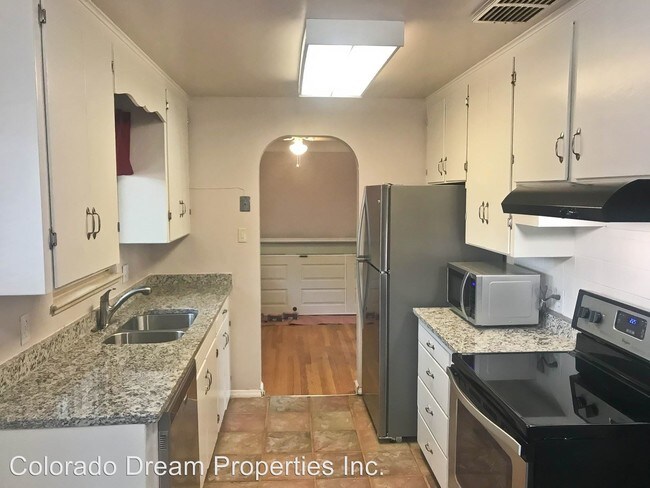 Building Photo - 4 br, 2 bath House - 2349 Oakland St