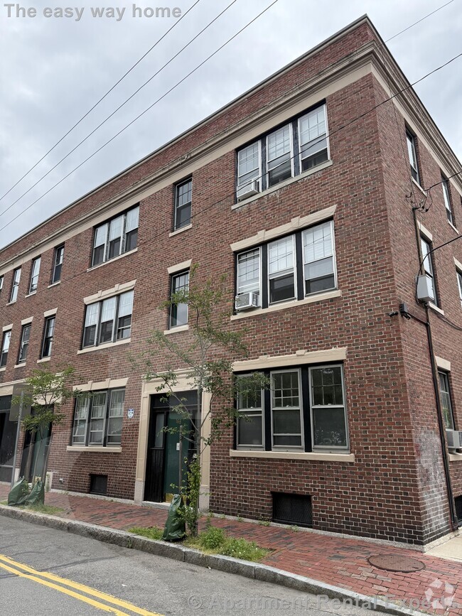 Building Photo - 168 Norfolk St
